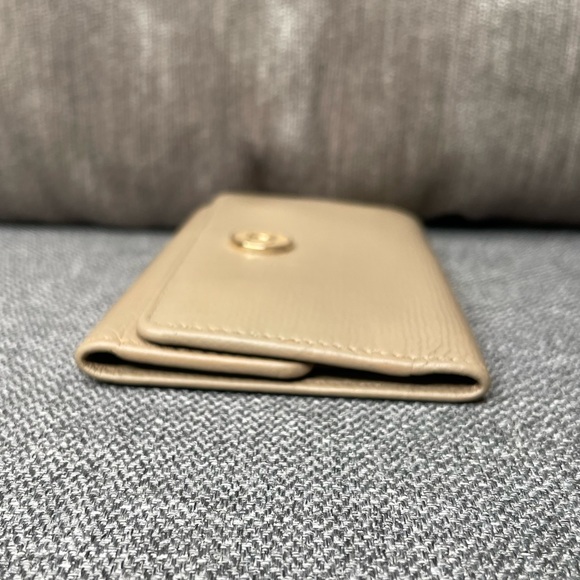 Gorgeous Chanel 6-Ring Keyholder in Excellent Condition! - Picture 5 of 12